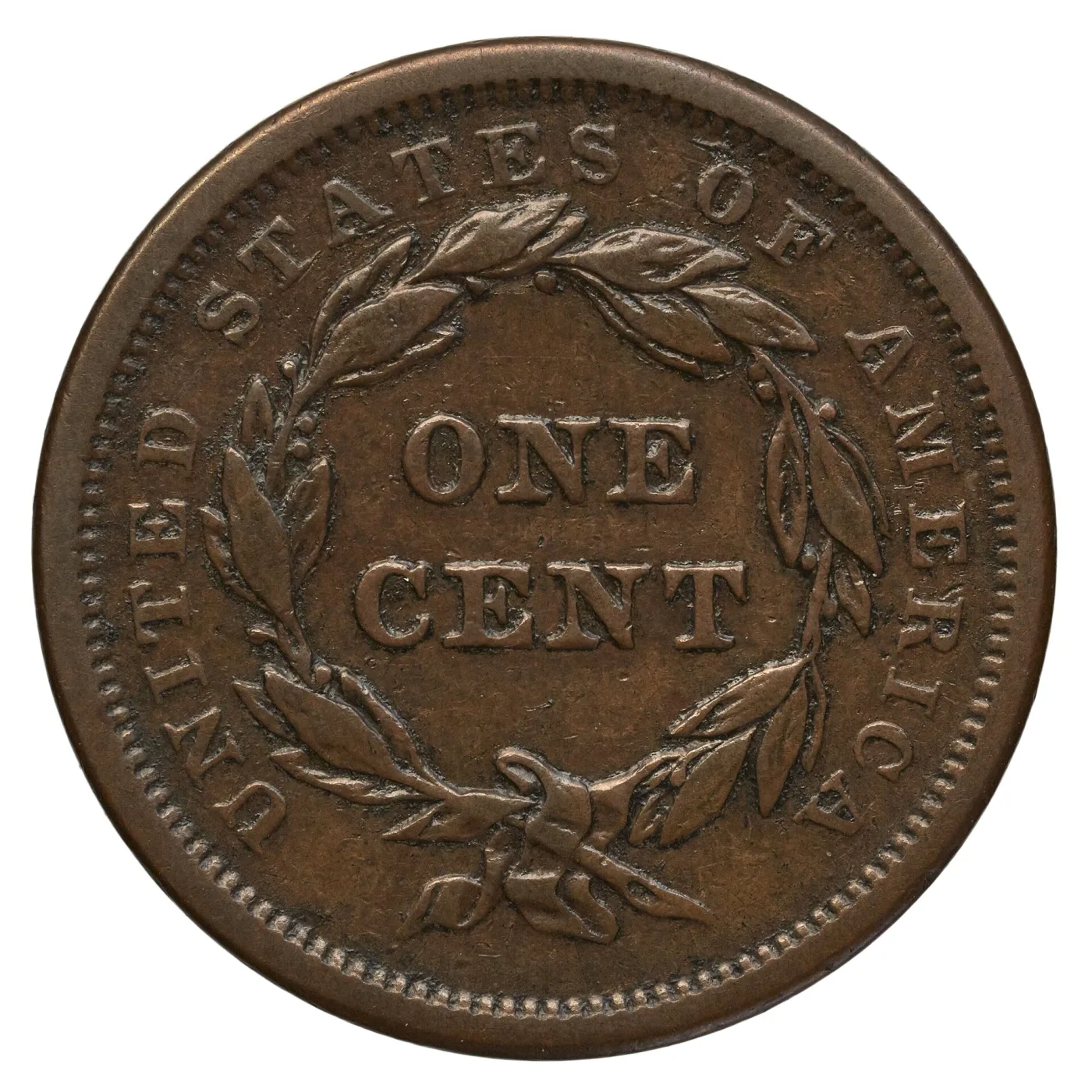 Reverse of an 1839 large cent showing ONE CENT inside a wreath with UNITED STATES OF AMERICA around the border and no bar beneath CENT